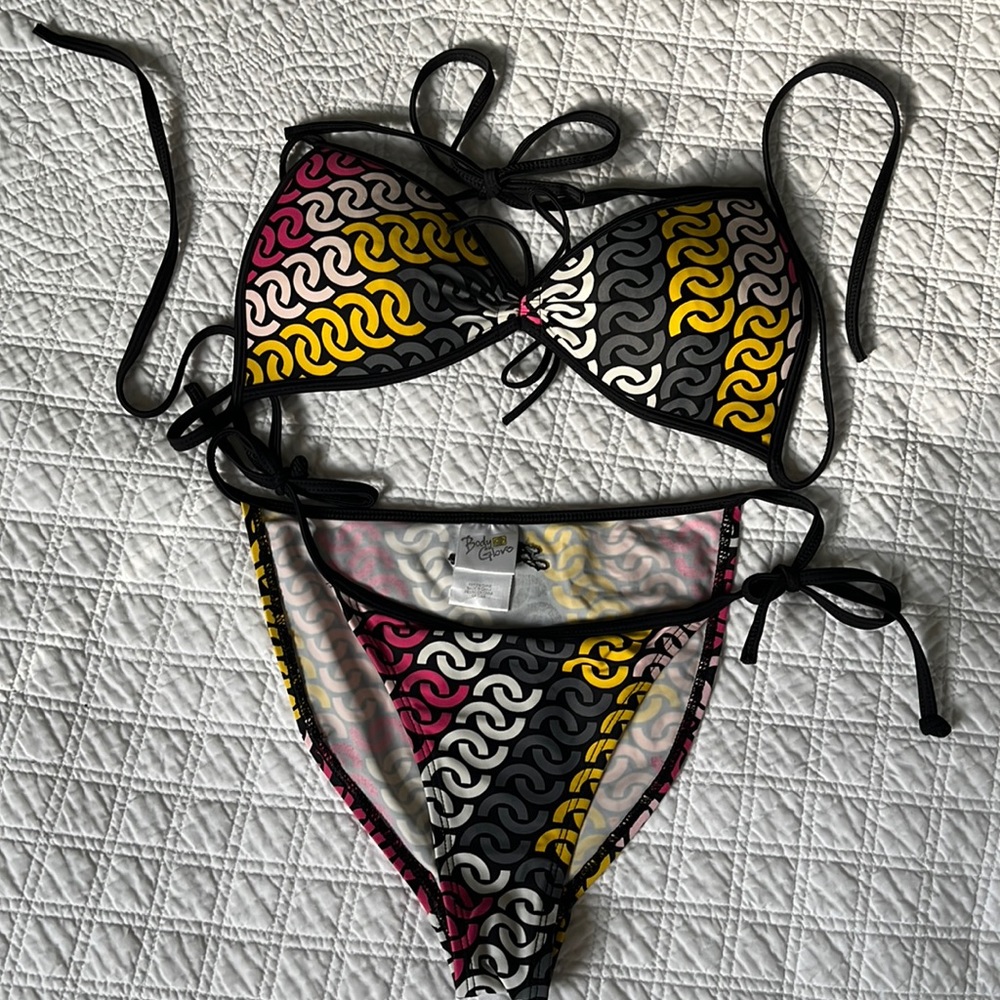 Body Glove String Bikini. Size S/P Geometric Print